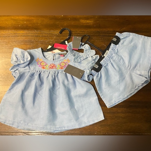 Vince Camuto Matching Chambray 3pc set Girls 3T Floral Embroidered Top Shorts - Picture 1 of 6